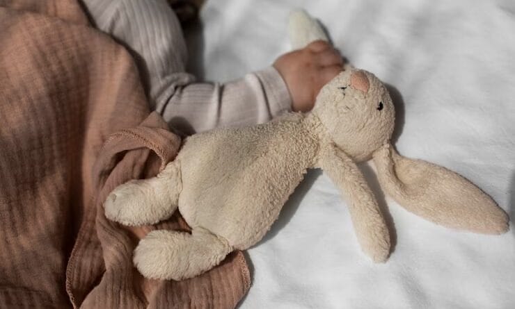 Banho na rotina do bebê é importante para a qualidade do sono