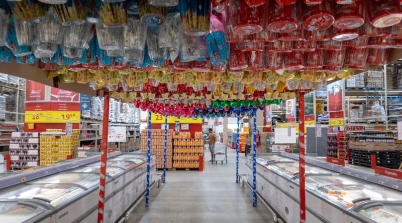 Páscoa: como é o complexo caminho dos ovos de chocolate até o consumidor