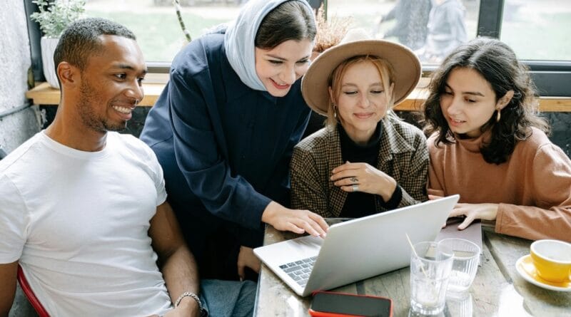 Empresas flexibilizam vestuário em prol da diversidade