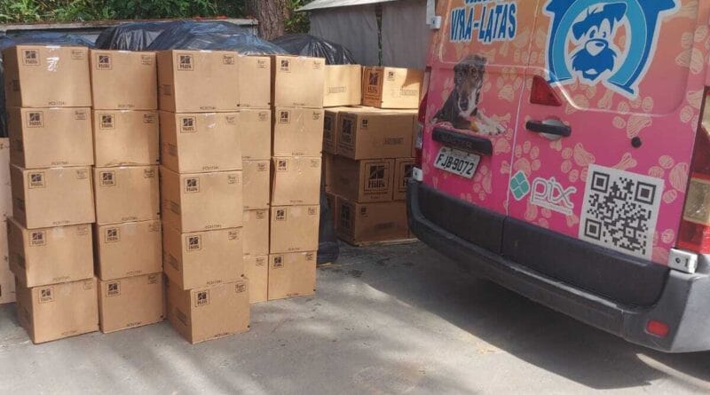 Hill's Pet Nutrition doa mais de uma tonelada de ração para pets do Sul do país