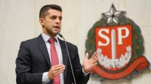 Alesp aprova proposta que garante segurança e conforto a animais transportados em aeroportos de SP