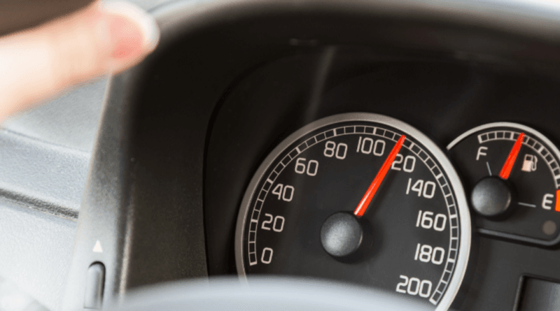 Excesso de velocidade traz riscos e consequências para CNH