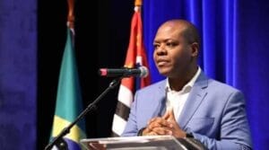 Supremo prorroga inquérito contra ex-ministro por importunação sexual