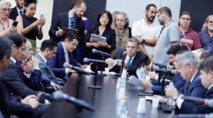 Projeto que autoriza concessão do sistema de travessias por balsas avança na Alesp