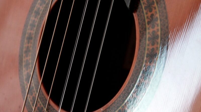 Sonekka lança novo álbum com participação de Zeca Baleiro