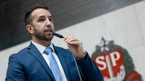 Deputado quer proibir cotas para trans em concursos e universidades de SP