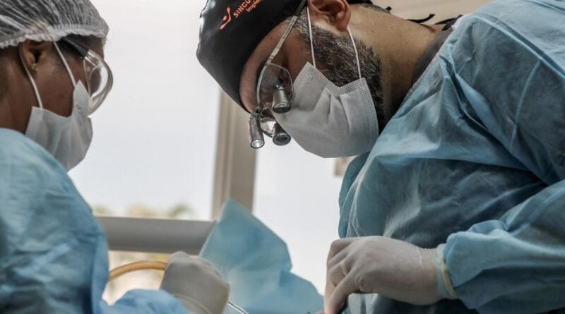 Prótese fixa sobre implante é nova solução da implantodontia