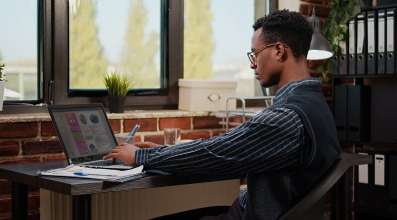 Requalificação profissional se torna essencial até 2030