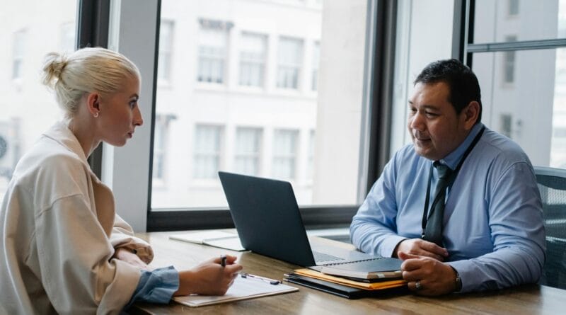 Respostas seguras fortalecem desempenho em entrevistas