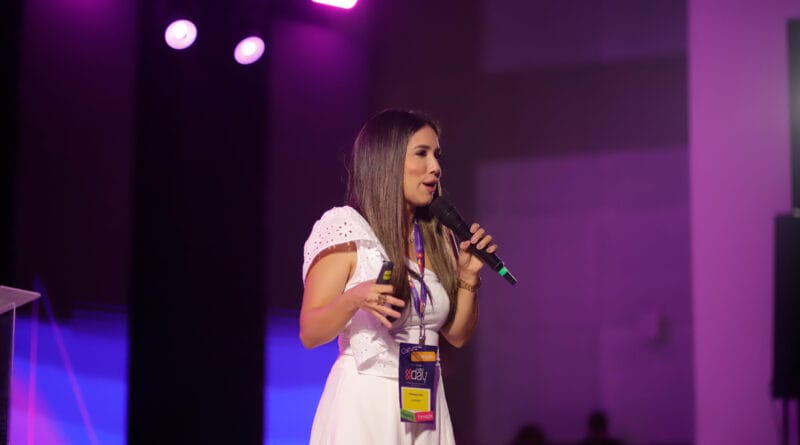 Fernanda Aoki destaca o empreendedorismo feminino no Brasil