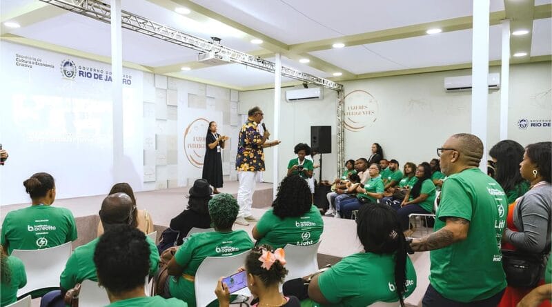 Empreendedores são certificados durante a Rio Artes