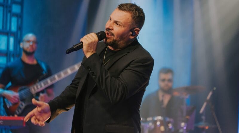 Vagner Araújo anuncia turnê para 2025, com início em junho