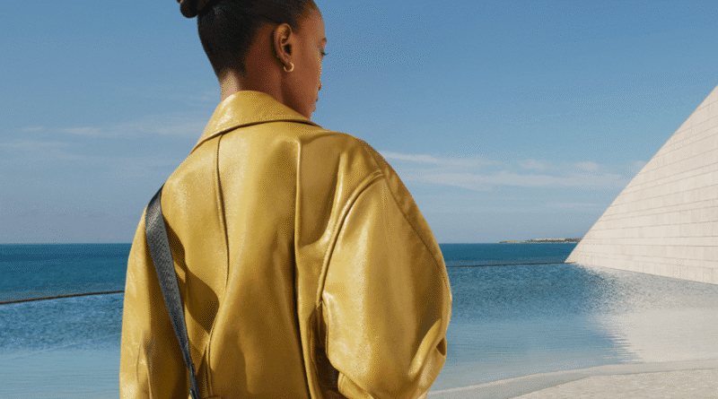 Tumi celebra 50 anos com coleção em tom dourado bullion