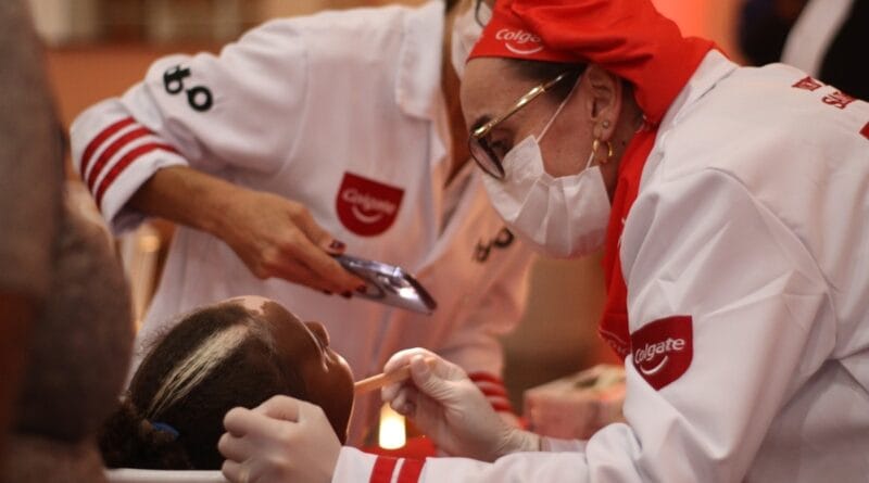 ONG seleciona jovens para tratamento dental gratuito em maio