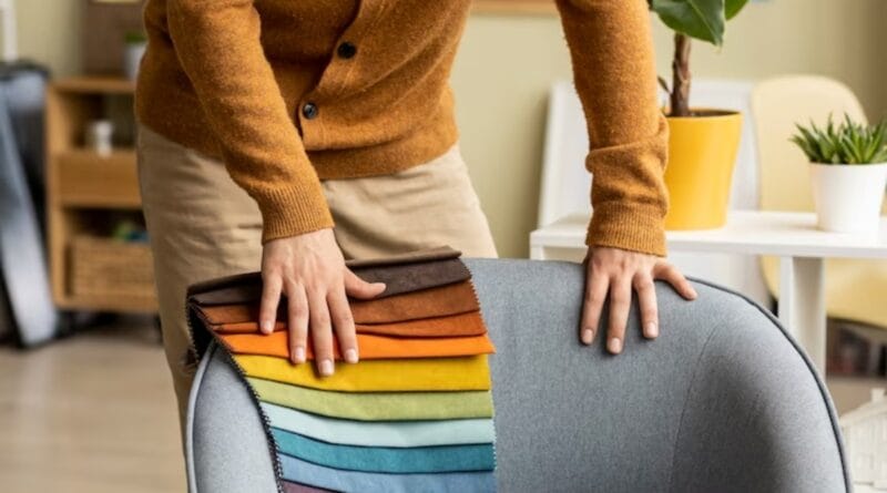 Tipos de tecidos podem ajudar a evitar manchas no sofá