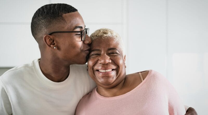 Benefício educação passa a permitir inclusão de mãe e pai