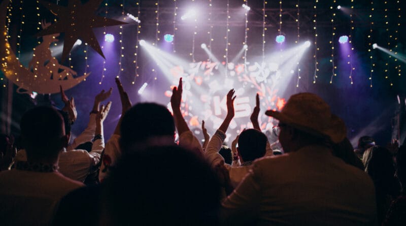 Festival sertanejo aquece turismo e comércio em Curitiba