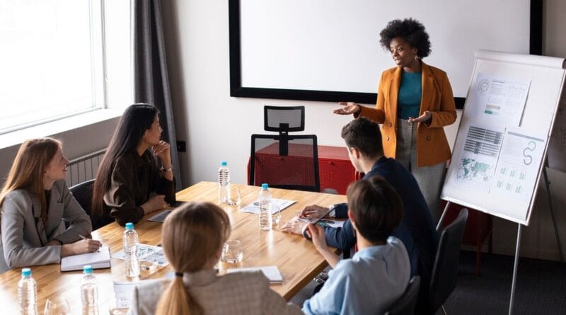 Pesquisa destaca tendências de Educação Corporativa em 2025