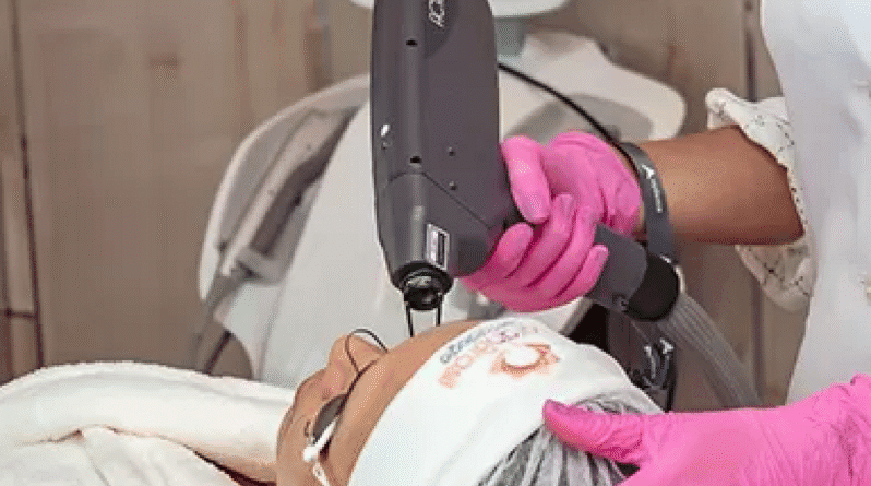 Dermatologista em Belém explica as causas e soluções para queda de cabelo