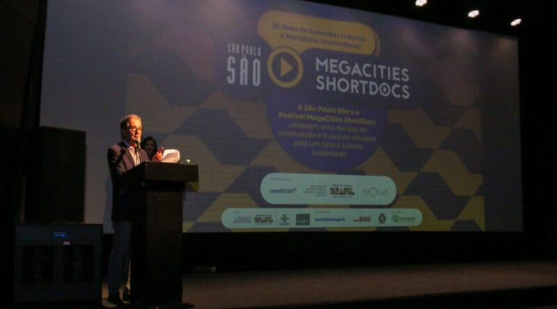 Dupla comemoração exibiu melhores curtas de festival global