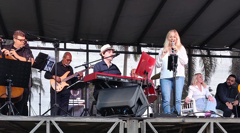 Tributo a Tom Jobim chega ao Centro e ao Jardim Botânico de Santos