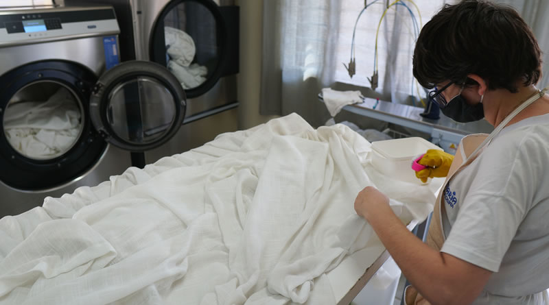 Maria Lavadeira chega ao litoral paulista e inaugura unidade em Bertioga