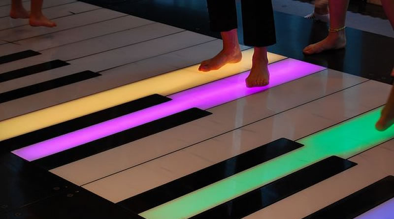 Piano gigante interativo chega ao Miramar Shopping