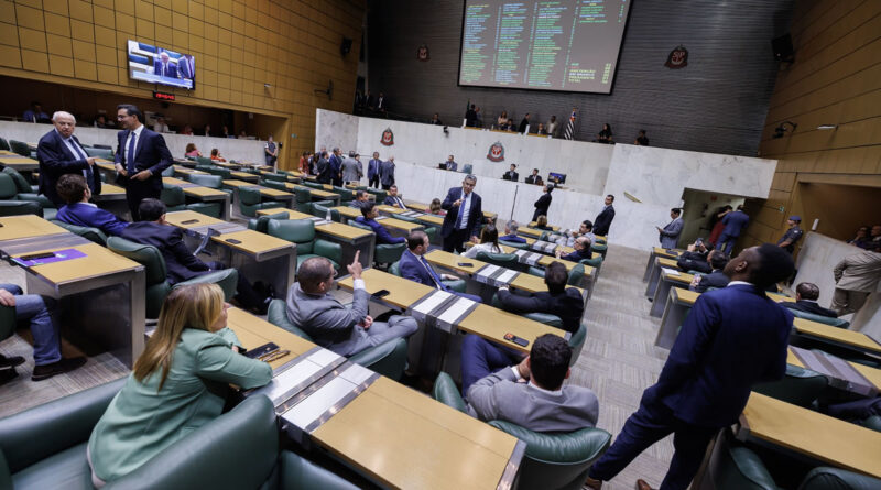Alesp aprova aumento de 10% para policiais militares, civis e técnico-científicos 