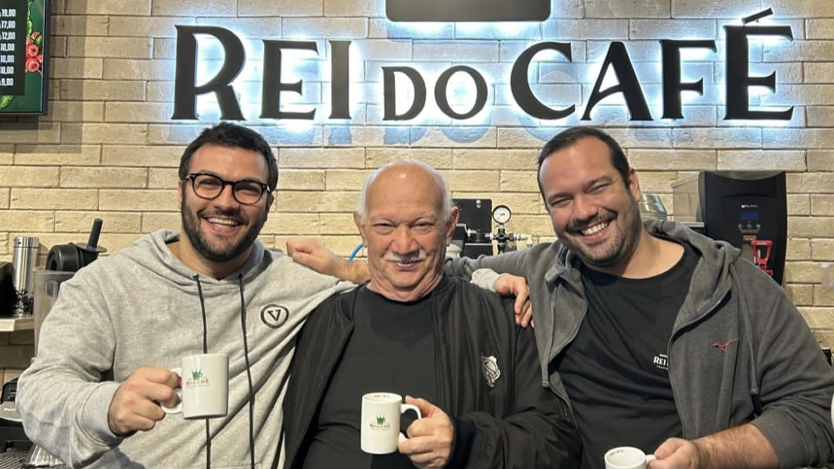 Nova geração revitaliza tradição centenária e impulsiona vendas de café em Santos