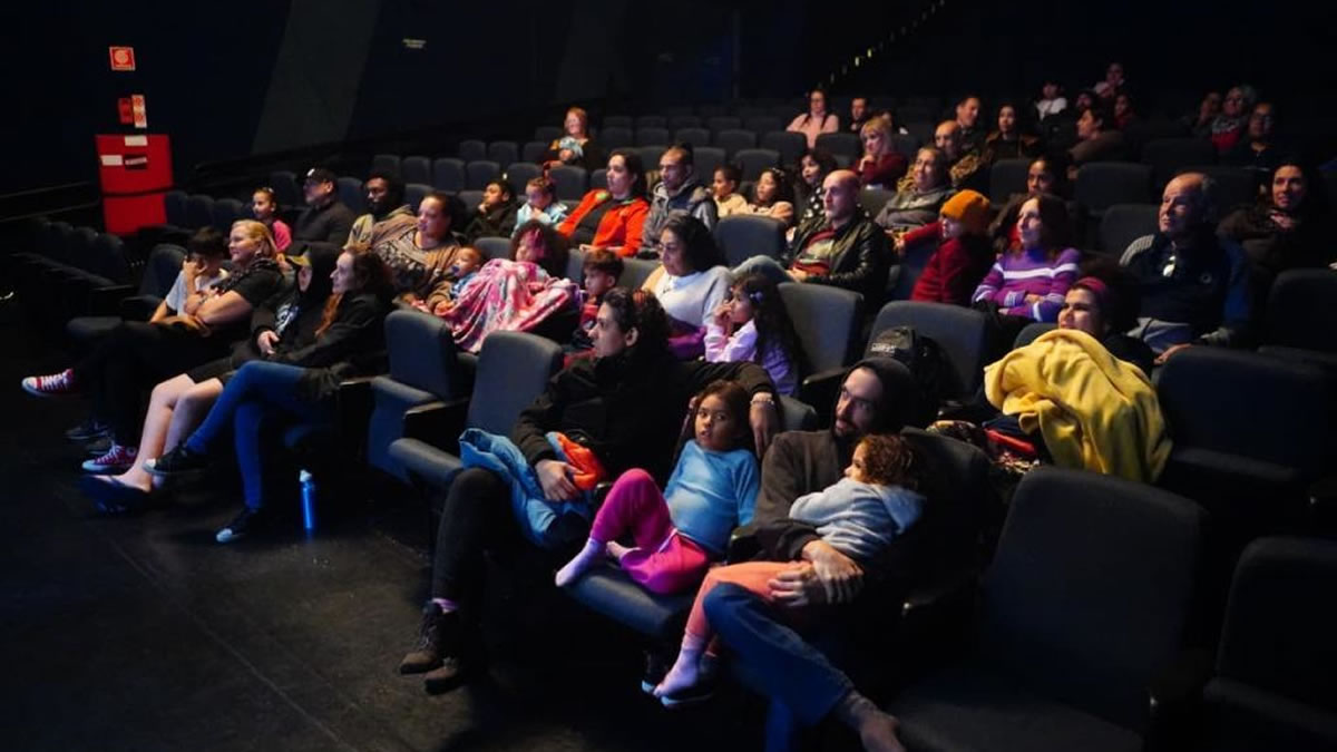 Centro Cultural Raul Cortez recebe programação gratuita de cinema em abril em Mongaguá