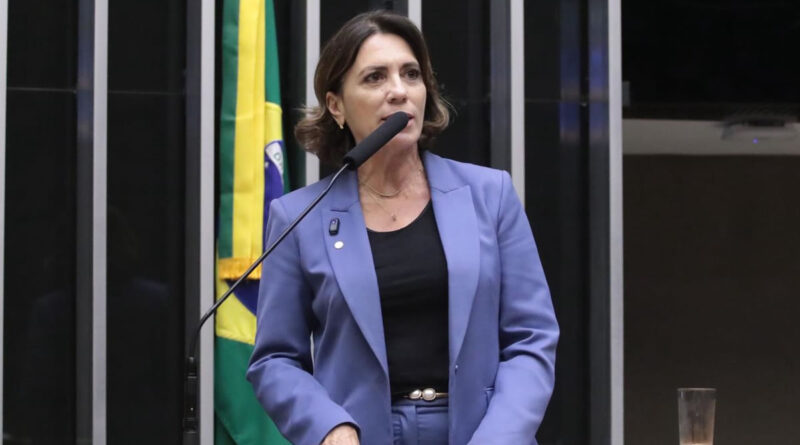 Deputada cobra governo federal sobre uso de verba no combate ao feminicídio