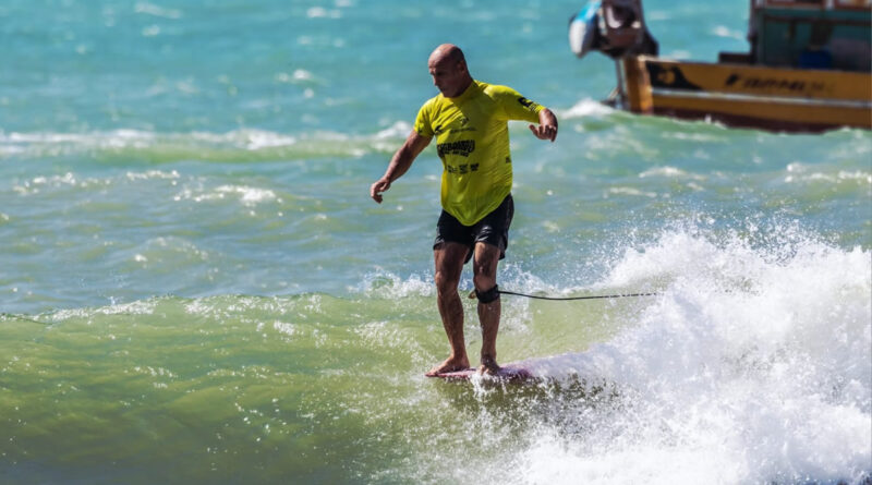 Quebra-Mar de Santos recebe etapa de longboard neste domingo