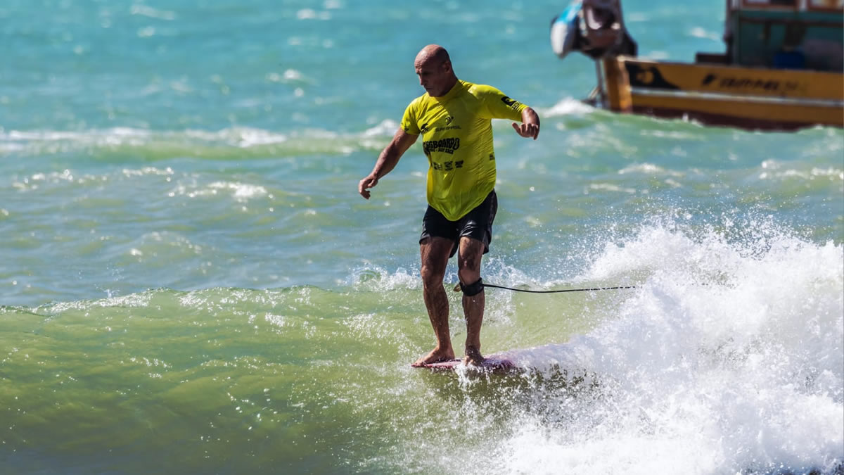Quebra-Mar de Santos recebe etapa de longboard neste domingo