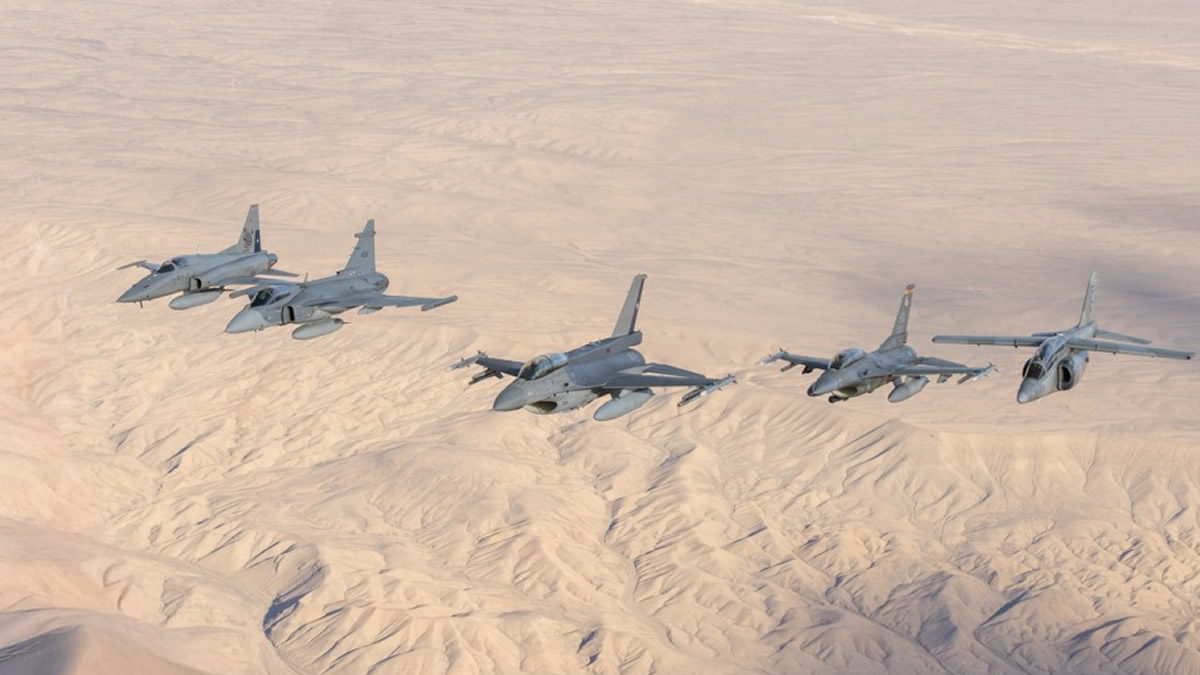 Gripen estreia em exercício militar internacional fora do Brasil