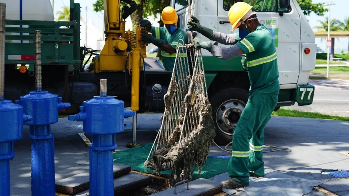 Sabesp retira quase 2 mil toneladas de lixo da rede de esgoto