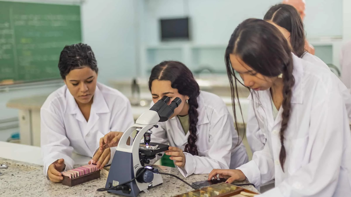 SP abre inscrições para empresas interessadas em contratar estagiários do ensino técnico