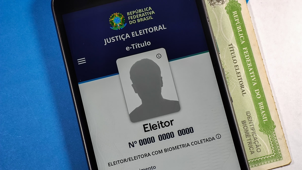 Antes do voto, olhe além da tela do celular