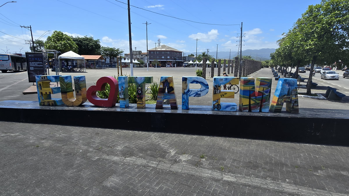 Guarujá reúne serviços de acolhimento e proteção às mulheres em ação do Agosto Lilás