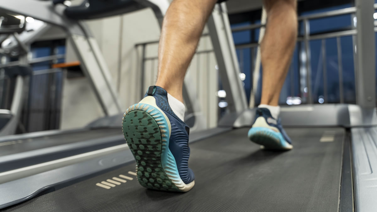 Caminhada, corrida ou musculação: qual exercício realmente protege as articulações?