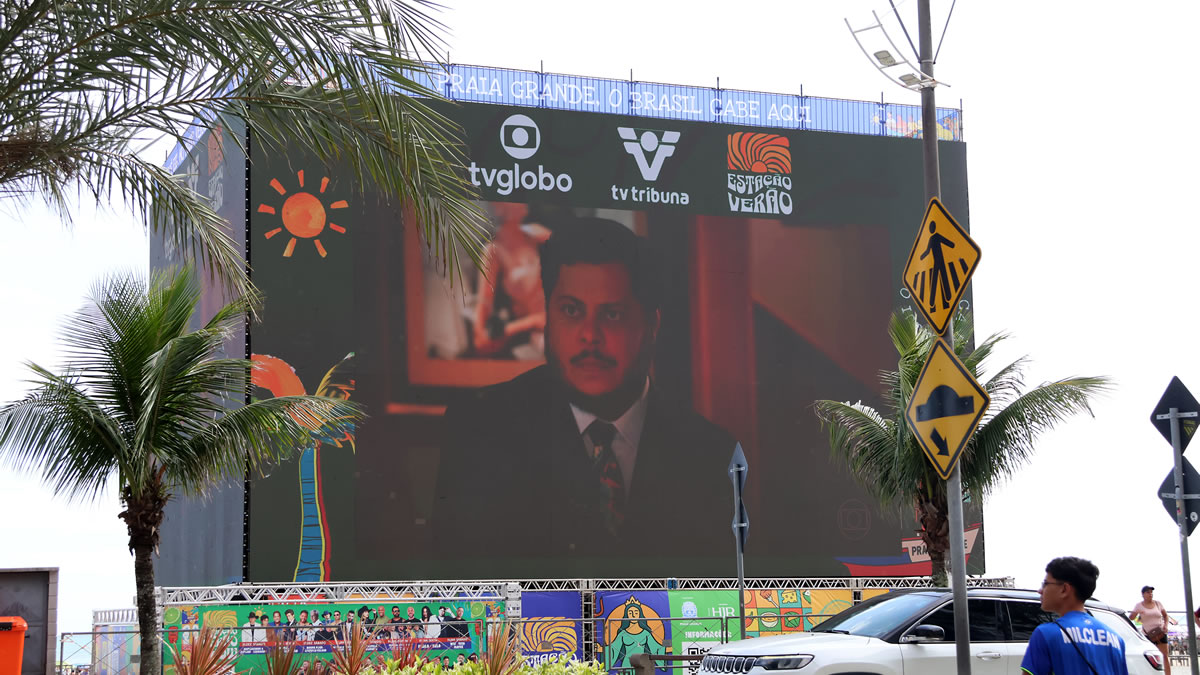 Sucesso no último verão, cubos de LED estão de volta à orla de Praia Grande